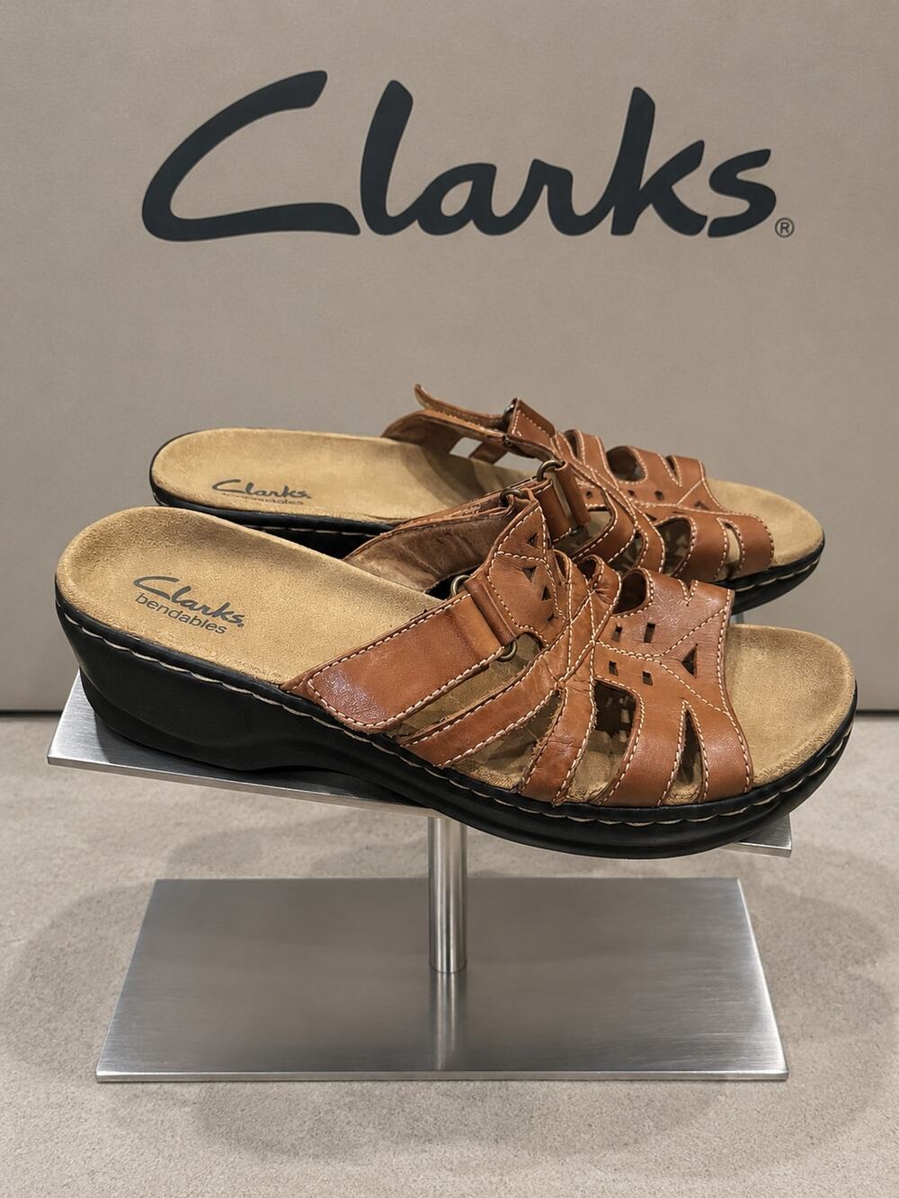 Clarks Bendables Brown Leather Strappy Wedge Slide Sandals Women’s 8.5W